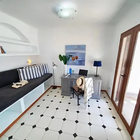 Magica 7 Minutes Walk To Center With Pool And A/c