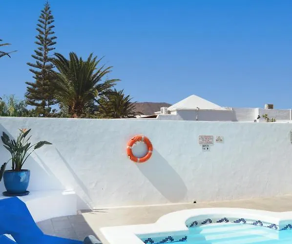 Magica 7 Minutes Walk To Center With Pool And A/c *