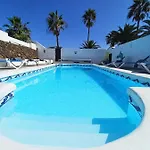 Magica 7 Minutes Walk To Center With Pool And A/c Villa *