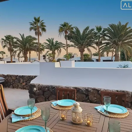 Magica 7 Minutes Walk To Center With Pool And A/c * Плайя-Бланка