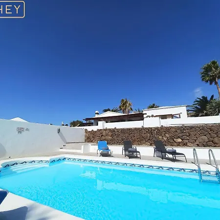 Magica 7 Minutes Walk To Center With Pool And A/c Плайя-Бланка