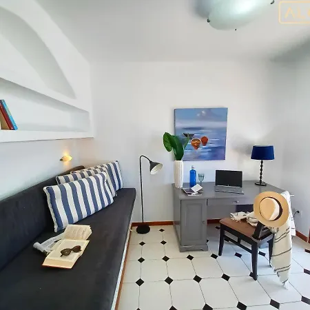 Villa Magica 7 Minutes Walk To Center With Pool And A/c