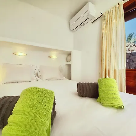Villa Magica 7 Minutes Walk To Center With Pool And A/c *