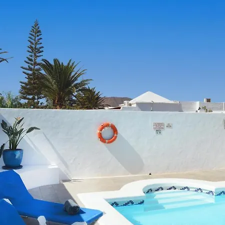 Magica 7 Minutes Walk To Center With Pool And A/c *