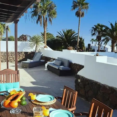 Villa Magica 7 Minutes Walk To Center With Pool And A/c *