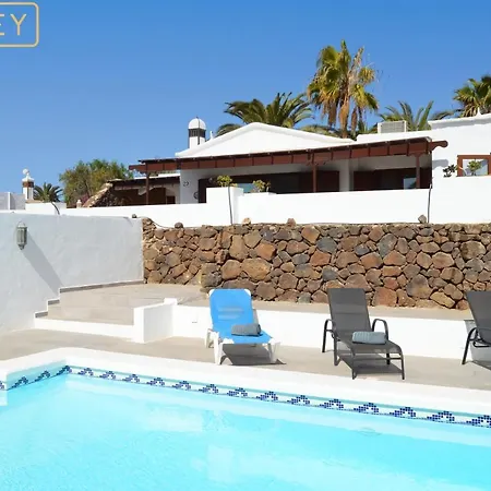 Magica 7 Minutes Walk To Center With Pool And A/c Villa Playa Blanca (Lanzarote)