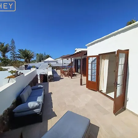 Magica 7 Minutes Walk To Center With Pool And A/c Плайя-Бланка