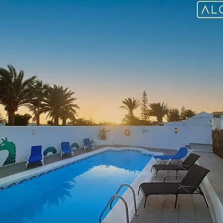 Villa Magica 7 Minutes Walk To Center With Pool And A/c Playa Blanca (Lanzarote)