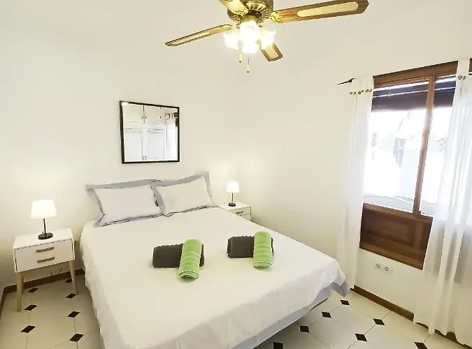 Magica 7 Minutes Walk To Center With Pool And A/c *