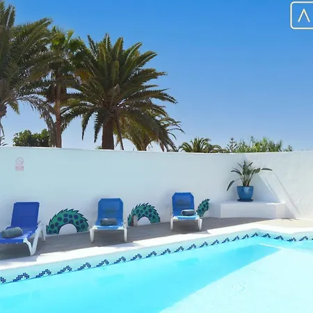 Magica 7 Minutes Walk To Center With Pool And A/c * 普拉亚布兰卡