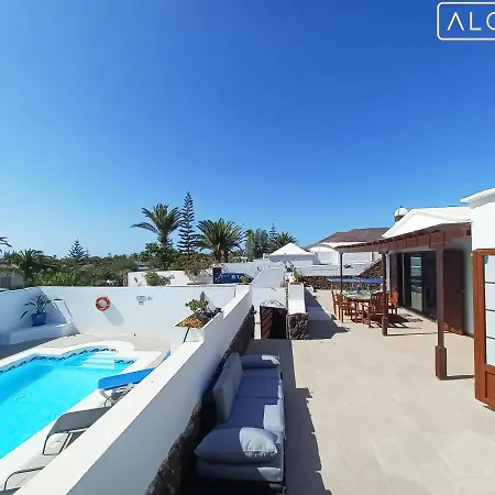 别墅 Magica 7 Minutes Walk To Center With Pool And A/c *