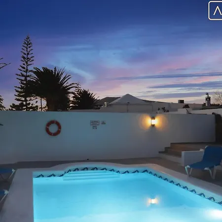 Magica 7 Minutes Walk To Center With Pool And A/c 普拉亚布兰卡