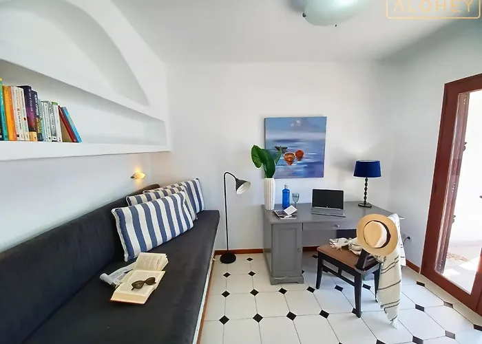 Villa Magica 7 Minutes Walk To Center With Pool And A/c