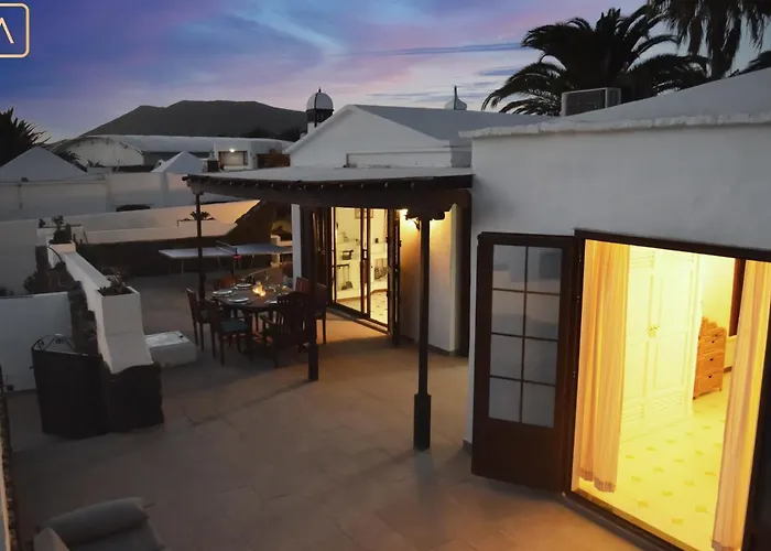 Villa Magica 7 Minutes Walk To Center With Pool And A/c Playa Blanca (Lanzarote)